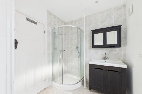 CAM02386G0-PR0142-STILL033