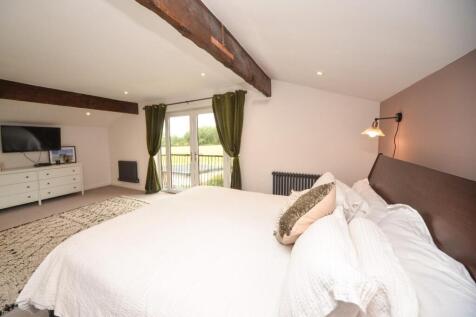 Primary bedroom 1.jpg