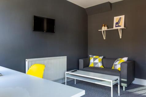 6 Bedroom // All Ensuite // Student House // September 2027 photo 3