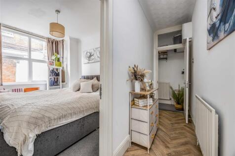 Flat 2, 27, Festing Road, Southsea-Small-PorticoMa