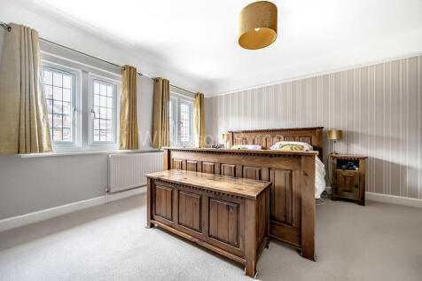 872b357f-f5dc-4c9...