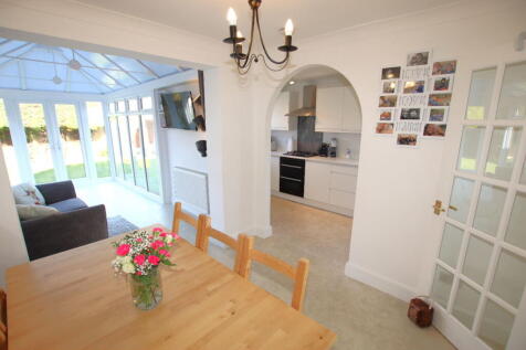2 Selsey Avenue, Clacton on Sea, Essex, CO15 1NQ