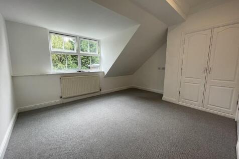 Bramhall Lane South, Bramhall photo 5