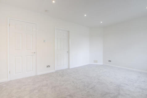 2 bed flat to rent Sparrows Lane, Eltham SE9
