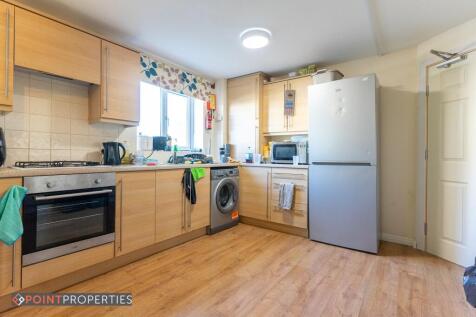 5 Bedroom House. Gladstone Road photo 3