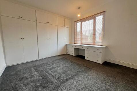 Crescent Road photo 5
