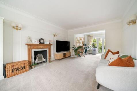 Manor Road South, Esher, KT10 photo 4