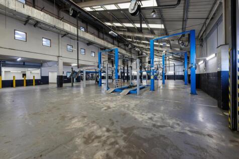 Commercial Property to rent Image 3