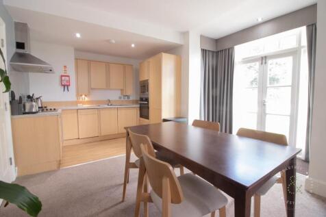 Flat 11, 74-76 Cathedral House-7.jpg