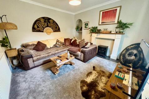 Photos sitting room.jpg