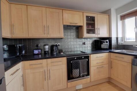 Prestatyn Close, Stevenage, Hertfordshire photo 4