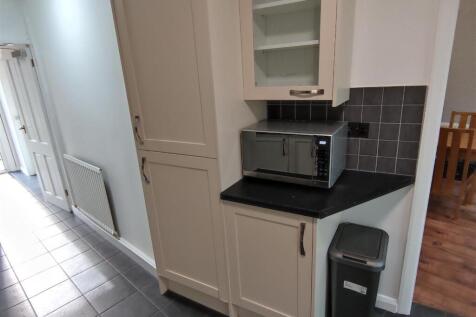 210 SHP. Kitchen 2.jpg