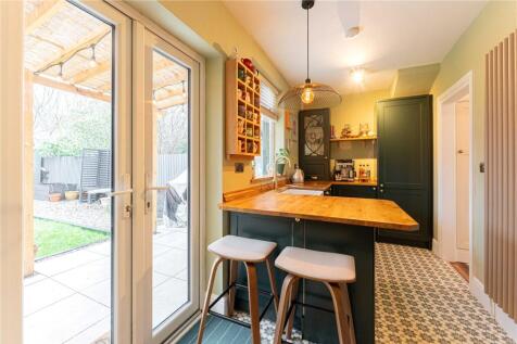 Well Fitted Kitchen