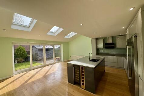 Open Plan Kitchen Diner (2/4)