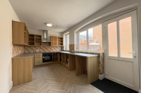 Fishwick Parade, Preston, Lancashire photo 4