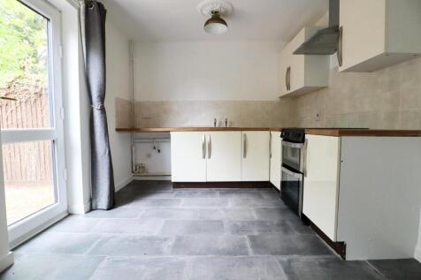 Kitchen (3).jpg