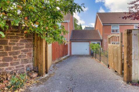 Ewemove Taunton - Graham Way (12)