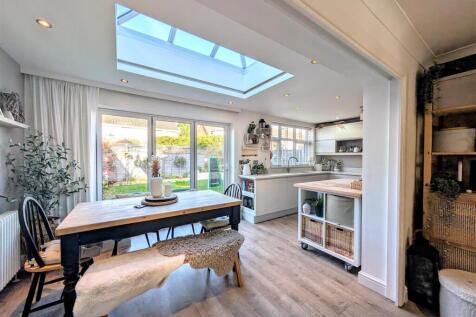 open dining room.jpg