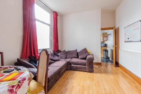 Pentyrch Street, Cathays photo 2