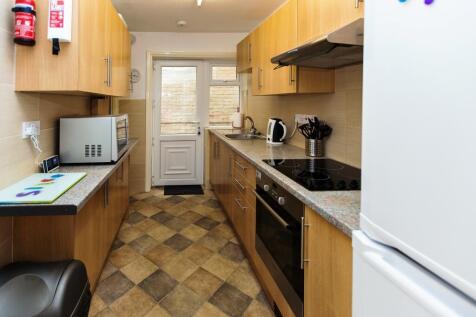 Hankinson Road, WINTON, STUDENT LET photo 4