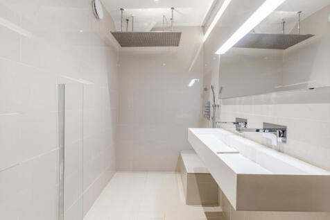 14 Shower Room