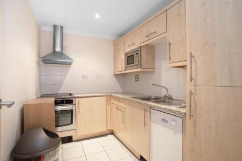 Lawn House Close, London, E14 photo 3