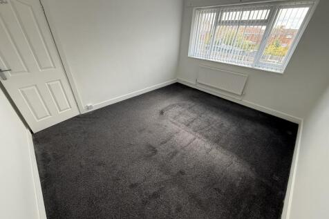 Spinney Crescent, LU6 1AS photo 4