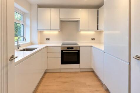 Ashleigh Court, Station Lane, Ingatestone, Essex photo 3