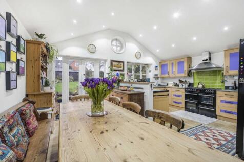 11 Church Street, Woodford Halse