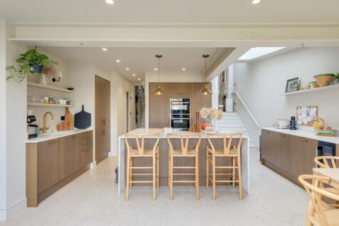 Open Plan Kitchen &amp; Dining Room