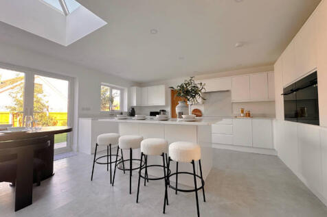 Family Dining Kitchen