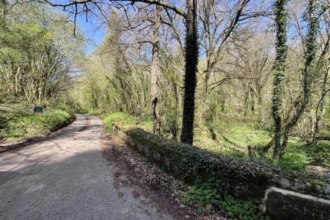 Entrance Driveway