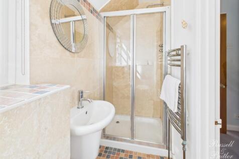 CAM01995G0-PR0340-STILL009