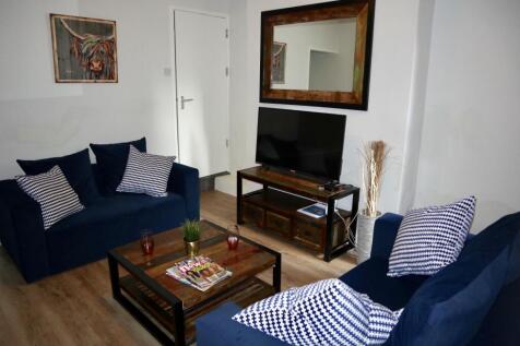 4-bed house on Rosebery Street, Loughborough, £2,080/mo