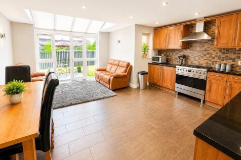 Kitchen/Dining Area