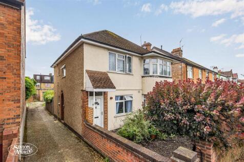 134a Midhurst Road-1.jpg