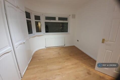 Main Double Bedroom