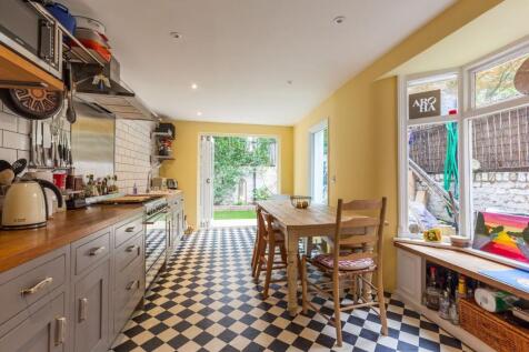 Lockhart Street, Mile End, London, E3 photo 4