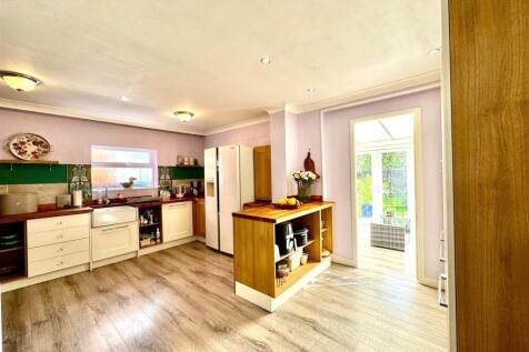 WhatsApp Image 2025-09-26 at 14.08.15 (5).jpeg