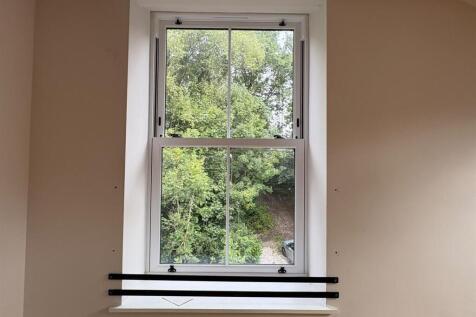 Mill Pool Close, Woodley photo 5