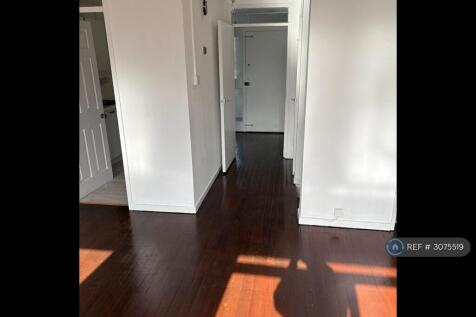 Hayesford Park Drive, Bromley, BR2 photo 3