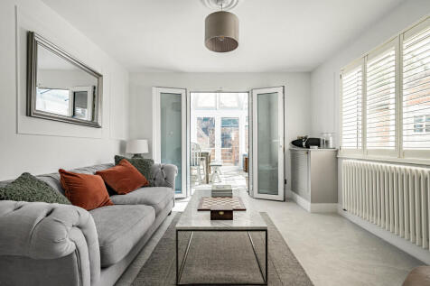 Dining/Sitting room