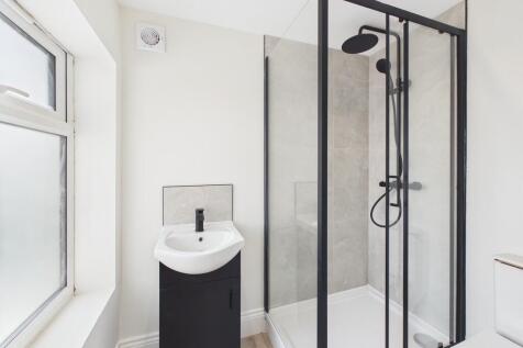Room 4 ensuite