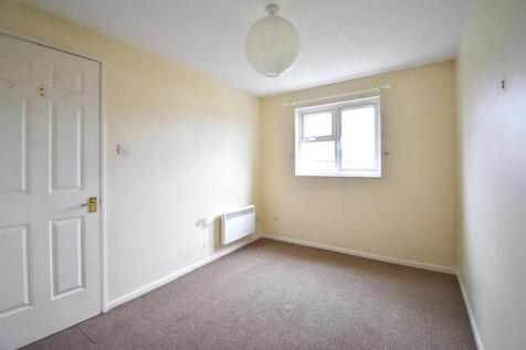 Kemble Drive, Cirencester photo 3
