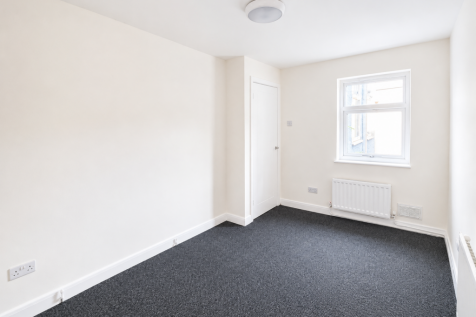 91 Chesterfield Road, North Wingfield, Chesterfield, Derbyshire S42 5LF photo 5