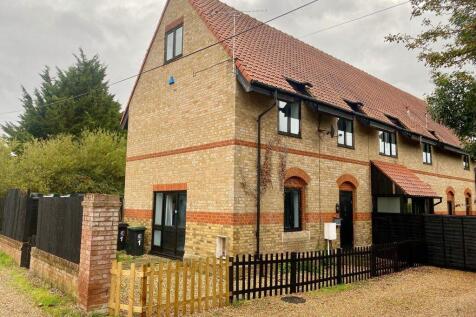 3-bed semi-detached on Moor Hall Road, Harlow, £1,850/mo