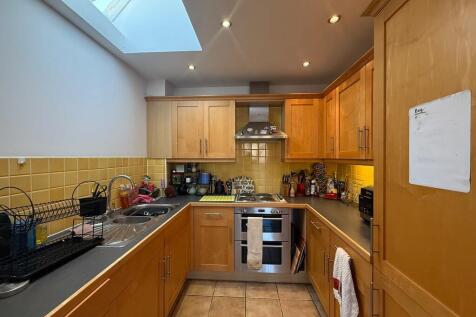 Burlington Court, 158 Station Road photo 3