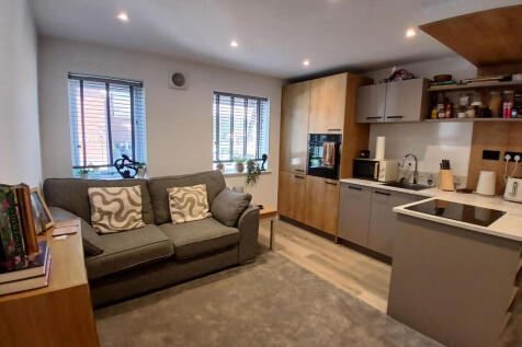 10rivon3948420260810-interior-2-J9hEFW8CtgtKrJT...