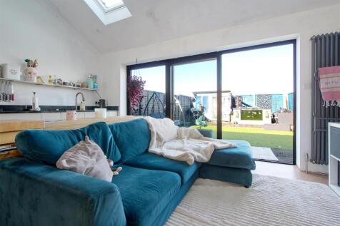 Living Room a.jpg