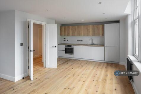 Living &amp; Kitchen Space